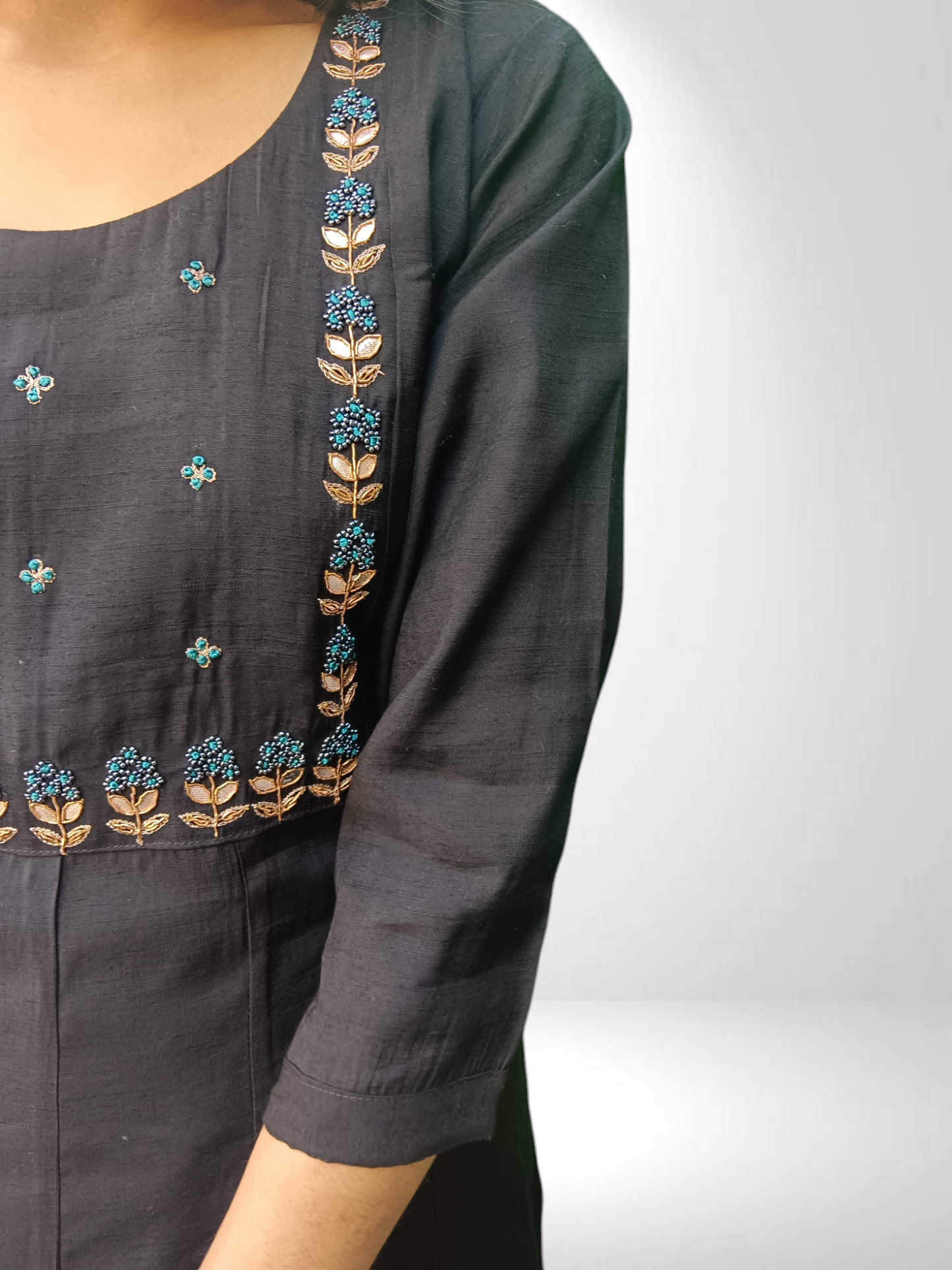 Stylish Kurti pant set with designer dupatta featuring intricate embroidery, perfect for elegant occasions.